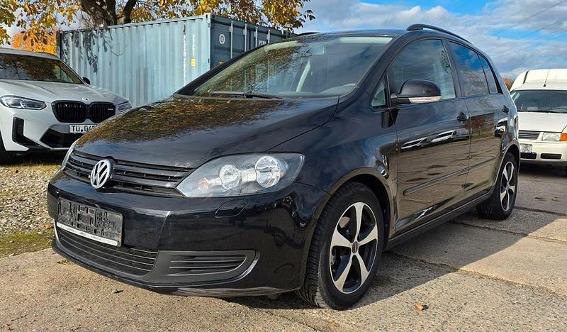 Schwarz Gebraucht 2010 VW Golf VI Trendline Limousine | 4.290 € (Superpreis) - Bild 1/4