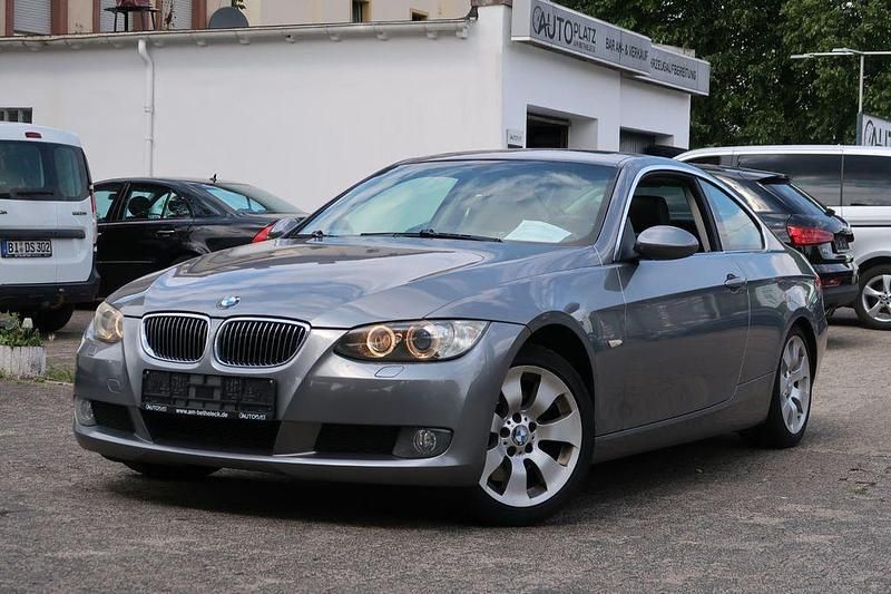 Grau Gebraucht 2008 BMW 325 Sport Line Coupé | 4.950 € (Superpreis) - Bild 1/4