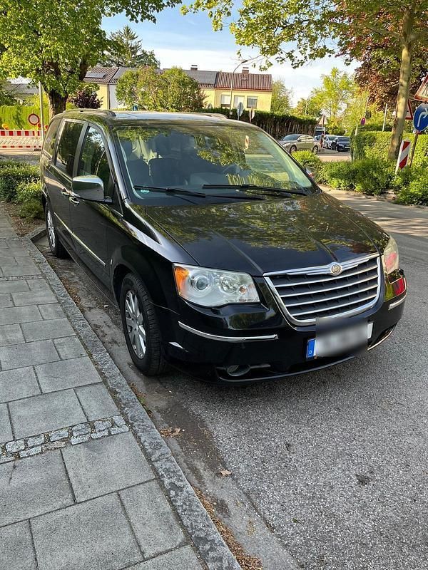 Schwarz Gebraucht 2008 Chrysler Grand Voyager Van / Kleinbus | 5.890 € - Bild 1/4