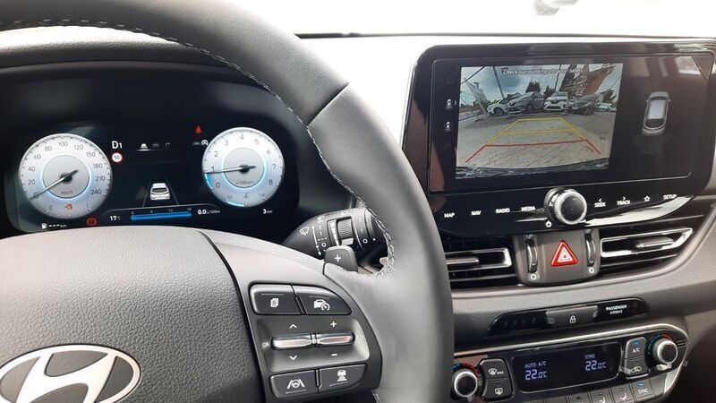 Weiß Gebraucht 2024 Hyundai i30 Style Limousine | 19.999 € (Guter Preis) - Bild 1/4