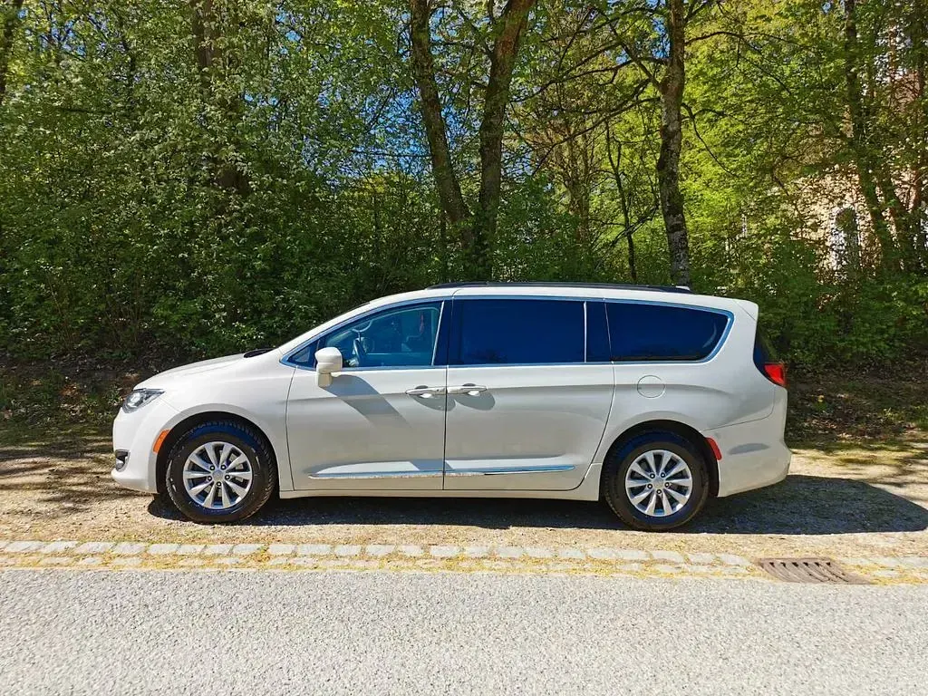 Gebraucht Chrysler Pacifica 291 PS (214 kW) 2017 Weiß Van / Kleinbus