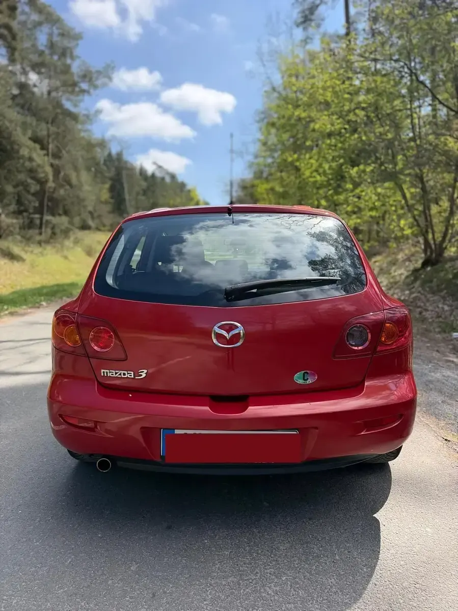 Usata Mazda 3 105 CV (77 kW) 2007 Rosso Utilitaria