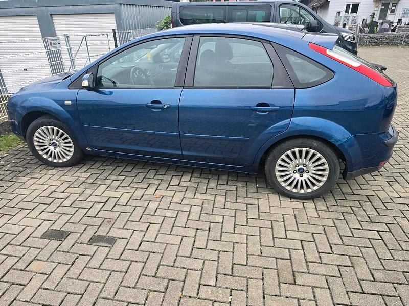 Andere farben Gebraucht 2007 Ford Focus Limousine | 500 € - Bild 1/4