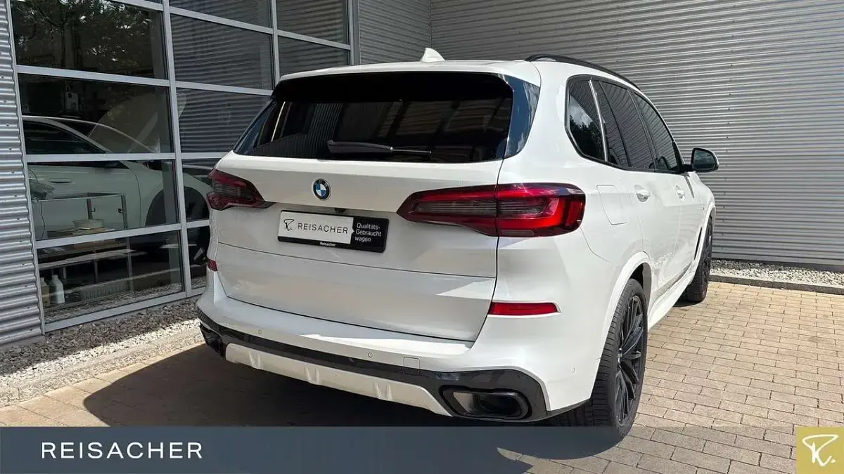 Gebraucht BMW X5 Efficient Dynamics 286 PS (210 kW) 2023 Mineralweiß metallic SUV