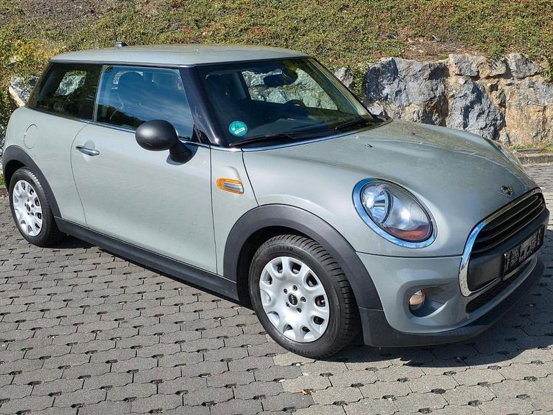 Grau Gebraucht 2018 Mini ONE Kleinwagen | 6.900 € - Bild 1/4