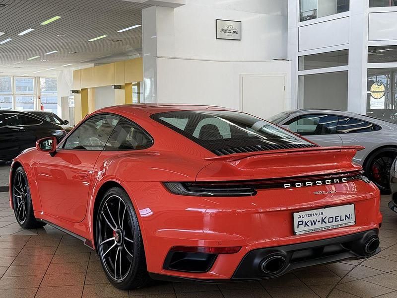 Gebraucht Porsche 992 581 PS (427 kW) 2021 Lavaorange Coupé