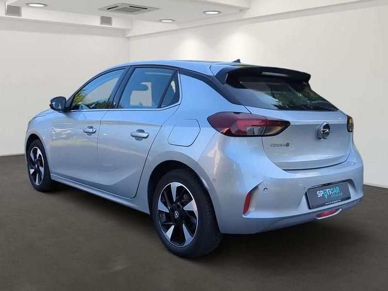 Gebraucht Opel Corsa-e Elegance 100 kW (136 PS) 2022 Gris aluminium (ein angebot Kleinwagen
