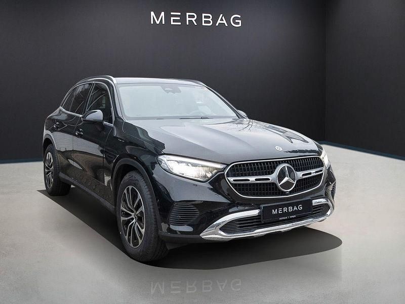 Gebraucht Mercedes GLC220 Avantgarde 197 PS (144 kW) 2025 Unilack schwarz SUV