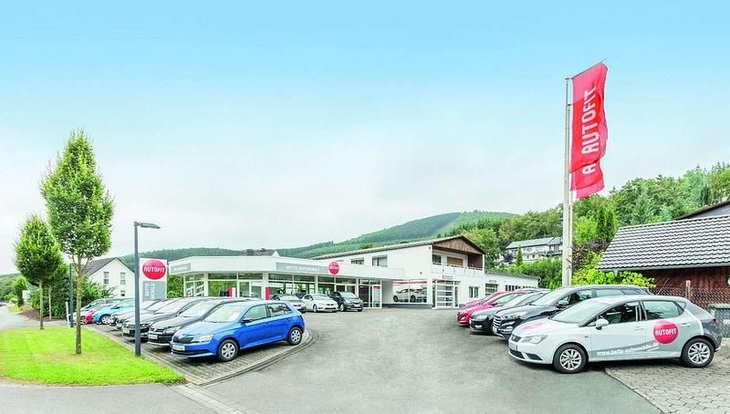 Neu Renault Captur Techno 158 PS (116 kW) 2026 Grau SUV