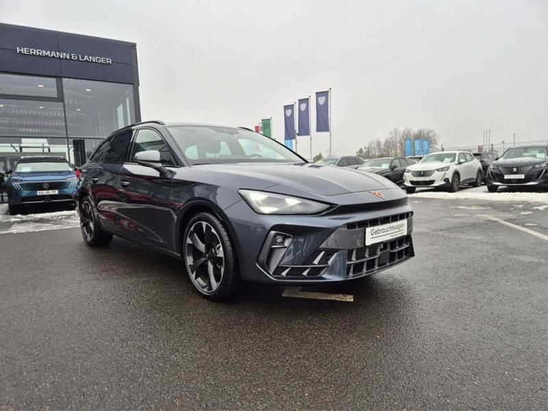 Gebraucht Cupra Leon 150 PS (110 kW) 2025 Grau / magnetic grau (metallic) Kombi