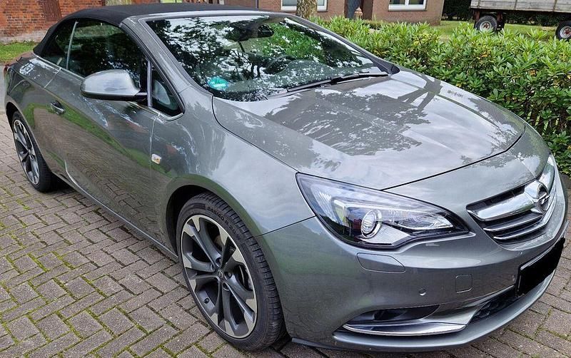 Grau Gebraucht 2017 Opel Cascada Active Cabrio | 16.500 € (Guter Preis) - Bild 1/4