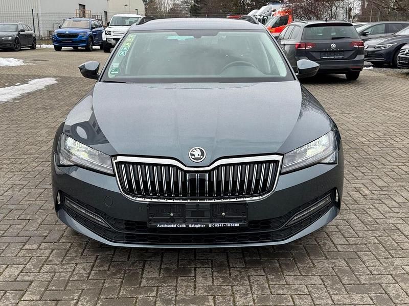 Gebraucht Skoda Superb Ambition 200 PS (147 kW) 2021 Grau Kombi