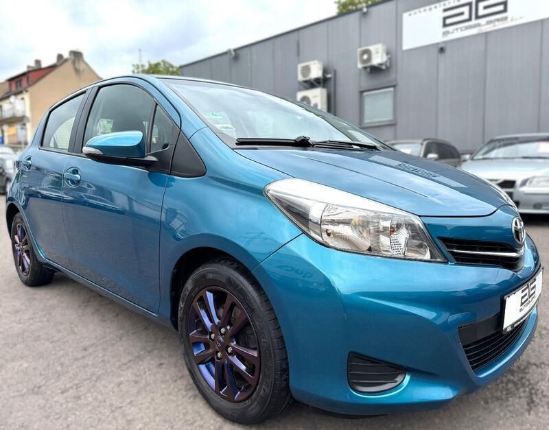 Blau Gebraucht 2014 Toyota Yaris Edition Kleinwagen | 8.600 € (Fairer Preis) - Bild 1/4