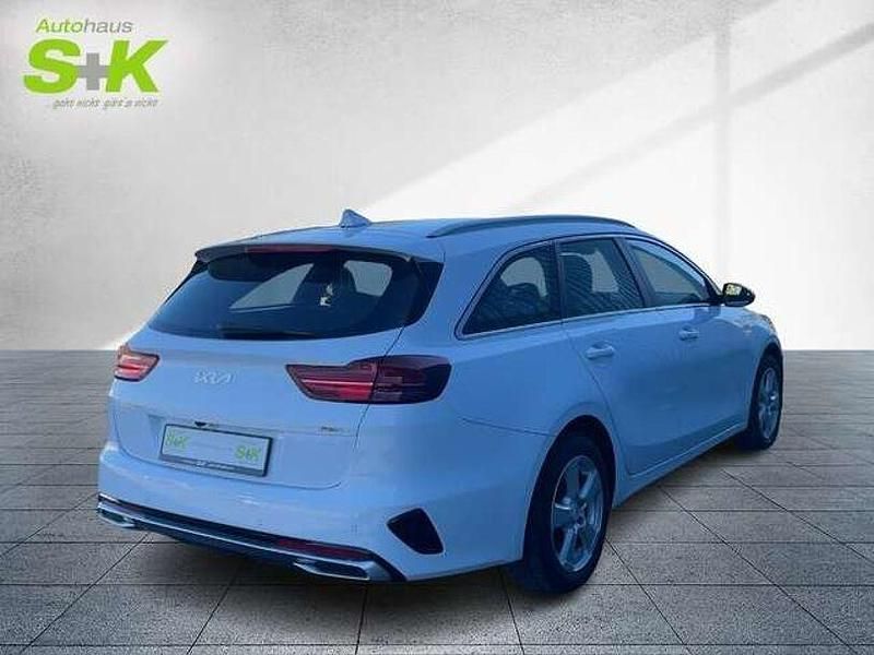 Gebraucht Kia Ceed Vision 141 PS (103 kW) 2022 Weiß Kleinwagen