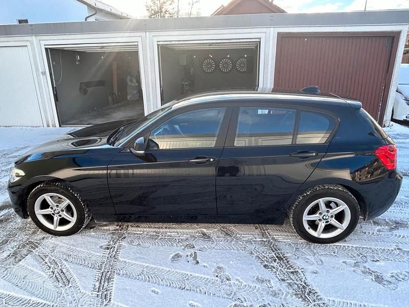 Gebraucht BMW 118 Advantage 136 PS (100 kW) 2017 Schwarz Kleinwagen