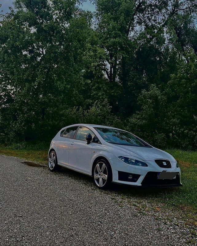 Gebraucht Seat Leon FR 125 PS (91 kW) 2012 Weiß Limousine