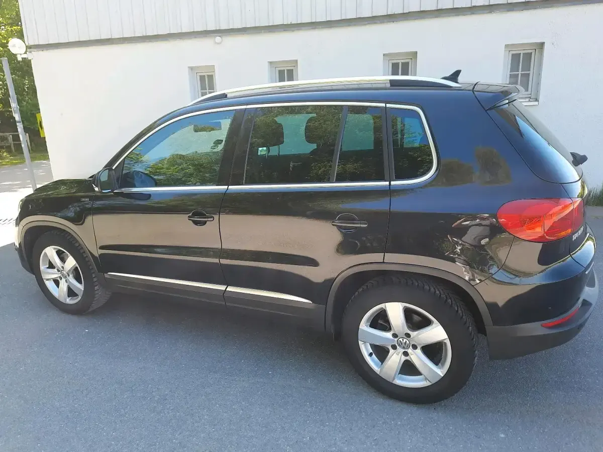Gebraucht VW Tiguan 125 PS (91 kW) 2016 Schwarz SUV