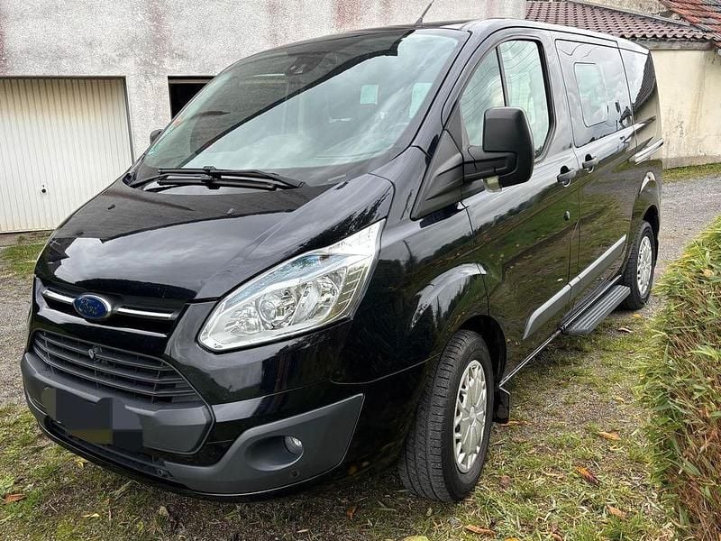 Schwarz Gebraucht 2015 Ford Tourneo Trend Van / Kleinbus | 14.900 € (Guter Preis) - Bild 1/4