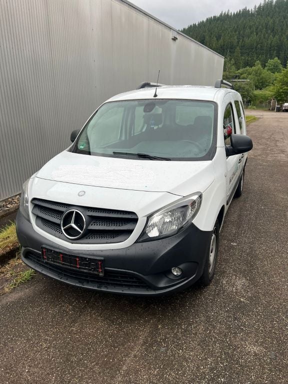 Weiß Gebraucht 2017 Mercedes Citan 112 Kombi | 9.900 € (Guter Preis) - Bild 1/4