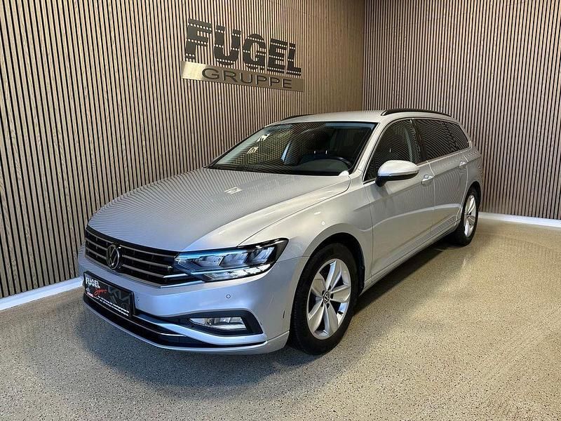 Gebraucht VW Passat 200 PS (147 kW) 2022 Silber Kombi