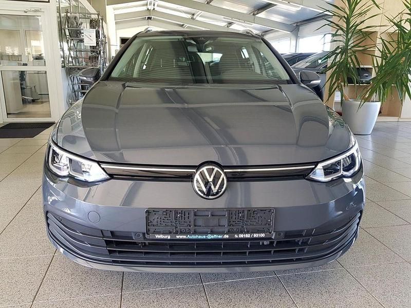 Gebraucht VW Golf VIII 150 PS (110 kW) 2021 Delfingrau metallic (metallic) Kombi