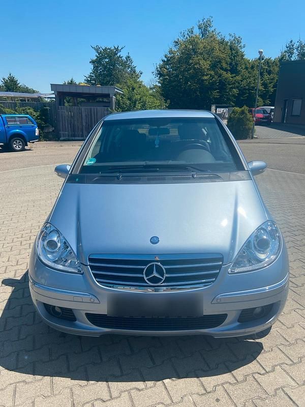 Blau Gebraucht 2006 Mercedes A180 Avantgarde Kleinwagen | 6.750 € (Teuer) - Bild 1/4