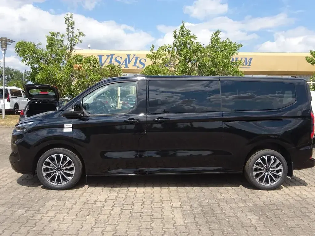 Neu Ford Tourneo Titanium 170 PS (125 kW) 2026 Schwarz Van / Kleinbus