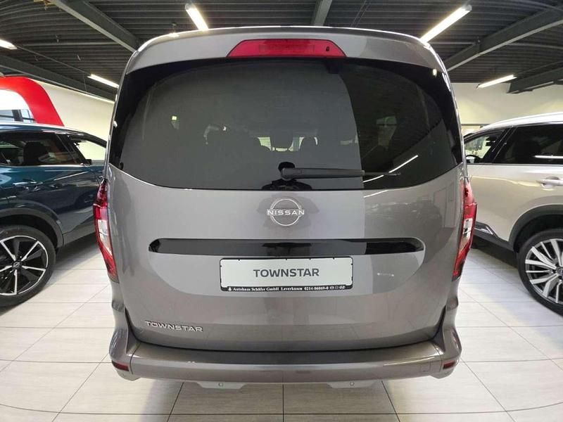 Neu Nissan Townstar Tekna 131 PS (96 kW) 2026 Grau Kombi