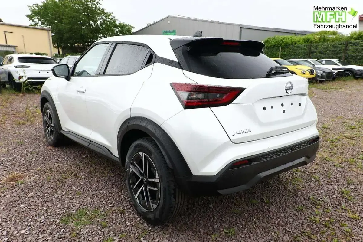 Neu Nissan Juke N-Connecta 114 PS (83 kW) 2025 Pearl white metallic SUV