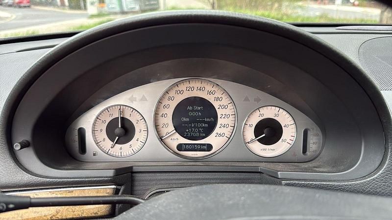 Gebraucht Mercedes E280 Avantgarde 190 PS (139 kW) 2005 Schwarz Kombi