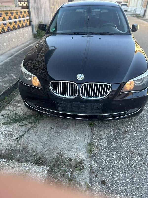 Schwarz Gebraucht 2008 BMW 520 Kombi | 2.000 € (Superpreis) - Bild 1/4