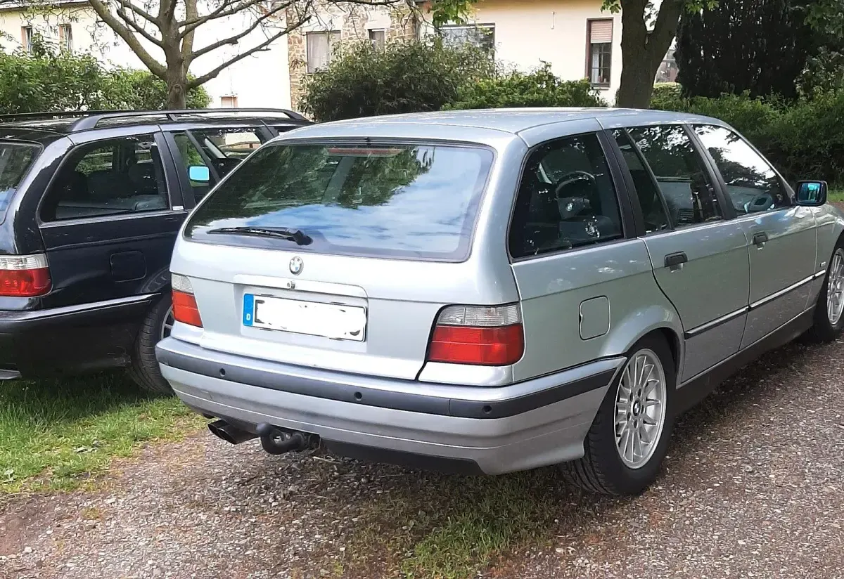 Brugt BMW 320 150 HK (110 kW) 1997 Sølv Stationcar
