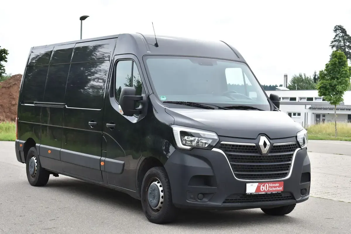 Gebraucht Renault Master 179 PS (131 kW) 2022 Schwarz Van / Kleinbus