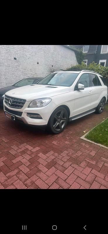 Gebraucht Mercedes ML350 258 PS (189 kW) 2012 Weiß SUV