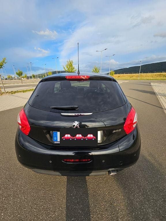 Gebraucht Peugeot 208 Allure 120 PS (88 kW) 2013 Schwarz Kleinwagen