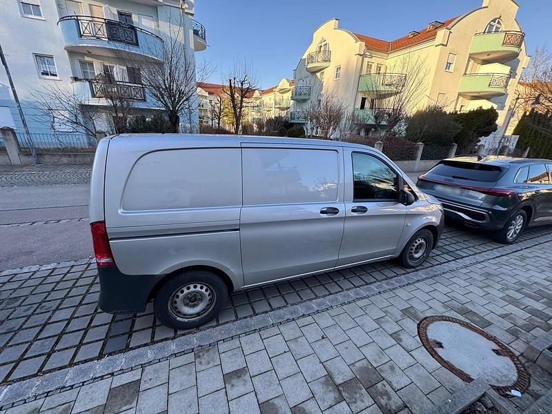 Gebraucht Mercedes Vito 163 PS (119 kW) 2018 Silber Van