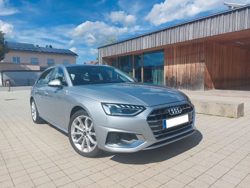 Silber Gebraucht 2023 Audi A4 Ambiente Kombi | 33.200 € (Fairer Preis) - Bild 1/4