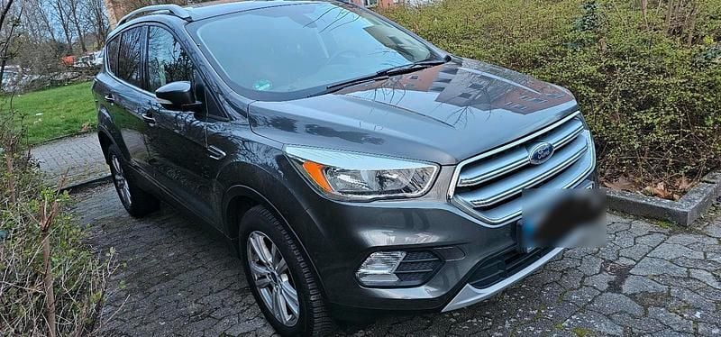 Usata Ford Kuga 120 CV (88 kW) 2017 Grigio SUV
