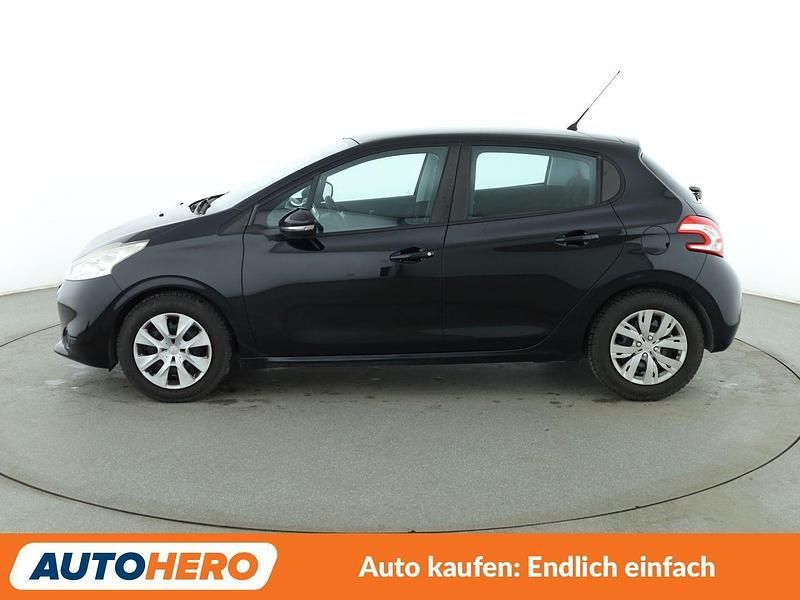 Gebraucht Peugeot 208 Active 99 PS (72 kW) 2015 Schwarz Kleinwagen