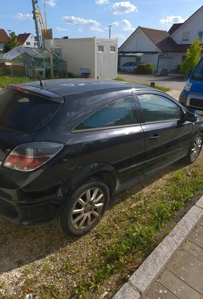 Gebraucht Opel Astra Edition 105 PS (77 kW) 2005 Schwarz Coupé