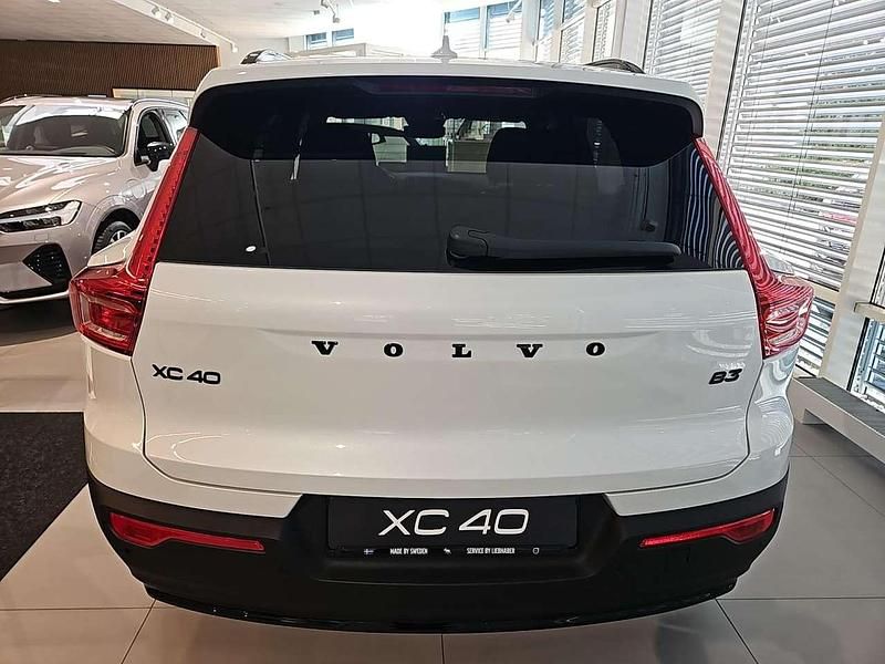 Gebraucht Volvo XC40 Plus 163 PS (119 kW) 2025 Crystal white / metallic SUV