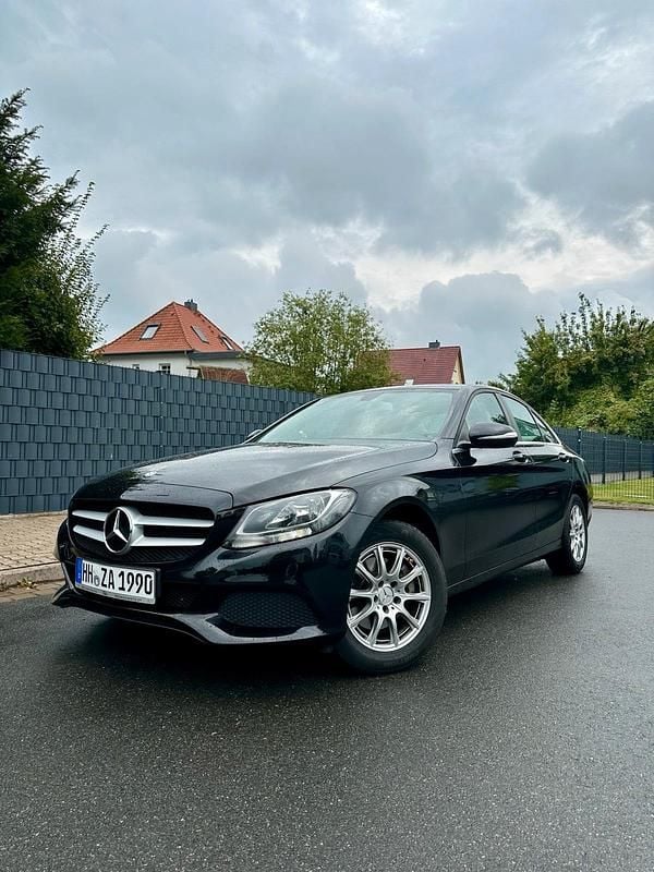 Schwarz Gebraucht 2015 Mercedes C200 Limousine | 13.500 € (Guter Preis) - Bild 1/4