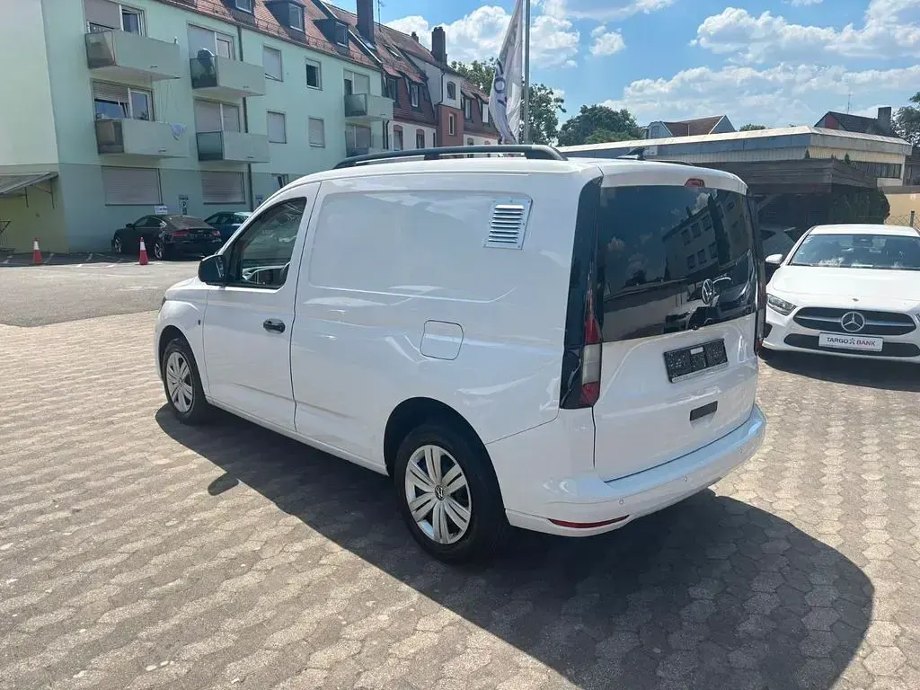 Gebraucht VW Caddy 122 PS (89 kW) 2022 Candyweiß Van / Kleinbus