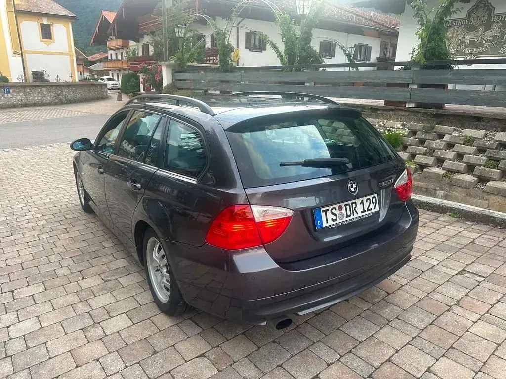 Gebraucht BMW 320 150 PS (110 kW) 2005 Grau Kombi