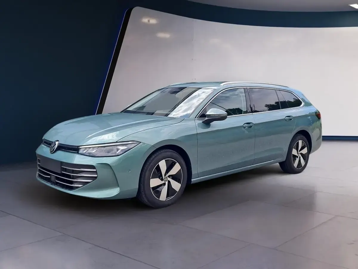 Gebraucht VW Passat Business 150 PS (110 kW) 2025 Kombi