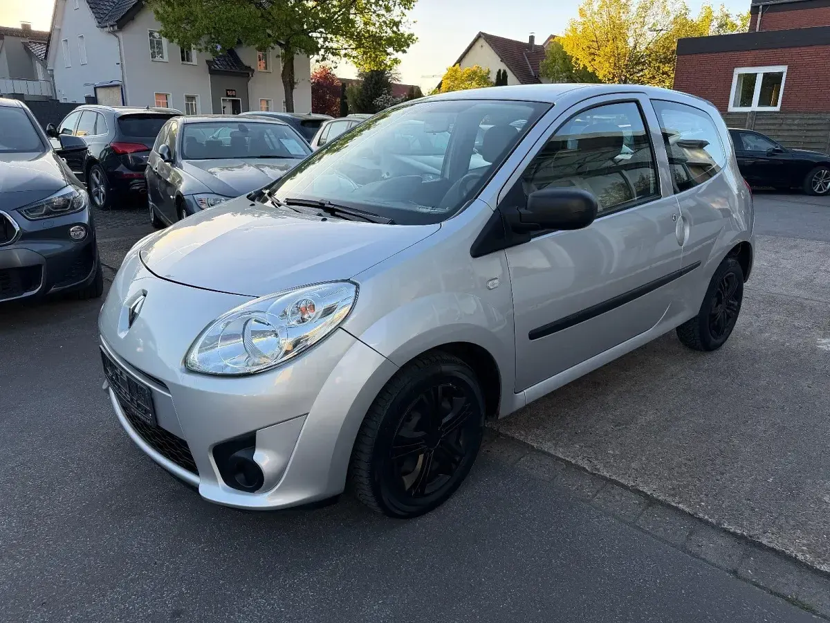 Gebraucht Renault Twingo Authentique 75 PS (55 kW) 2011 Silber Kleinwagen