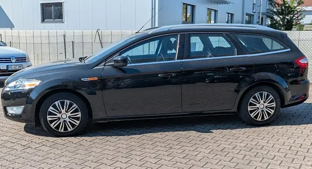 Gebraucht Ford Mondeo Titanium 140 PS (102 kW) 2009 Schwarz Limousine