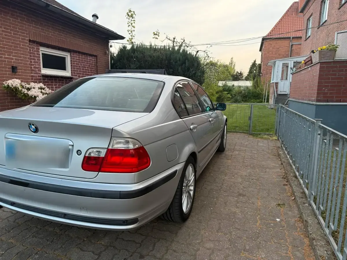 Gebraucht BMW 316 105 PS (77 kW) 2001 Silber Limousine