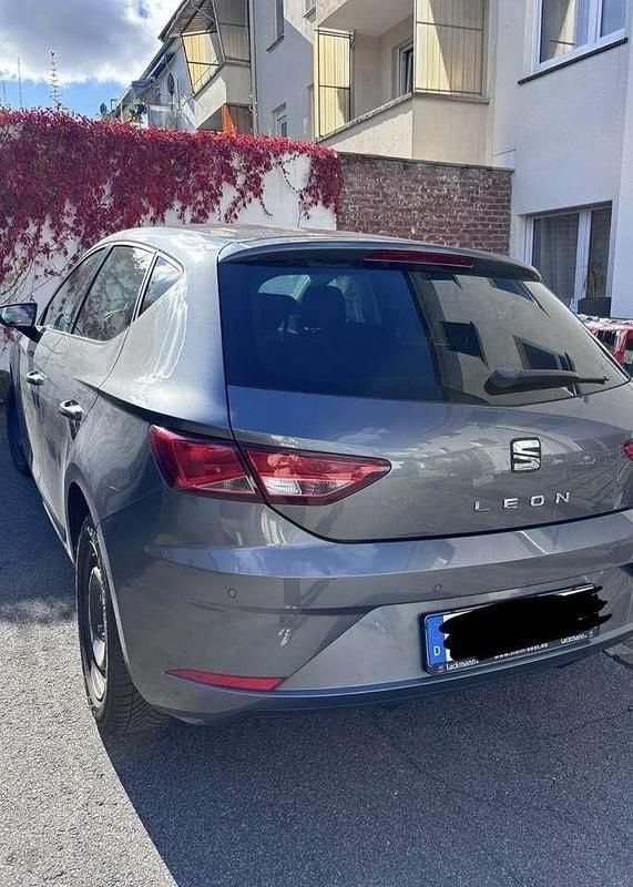 Gebraucht Seat Leon Style 125 PS (91 kW) 2018 Grau Limousine