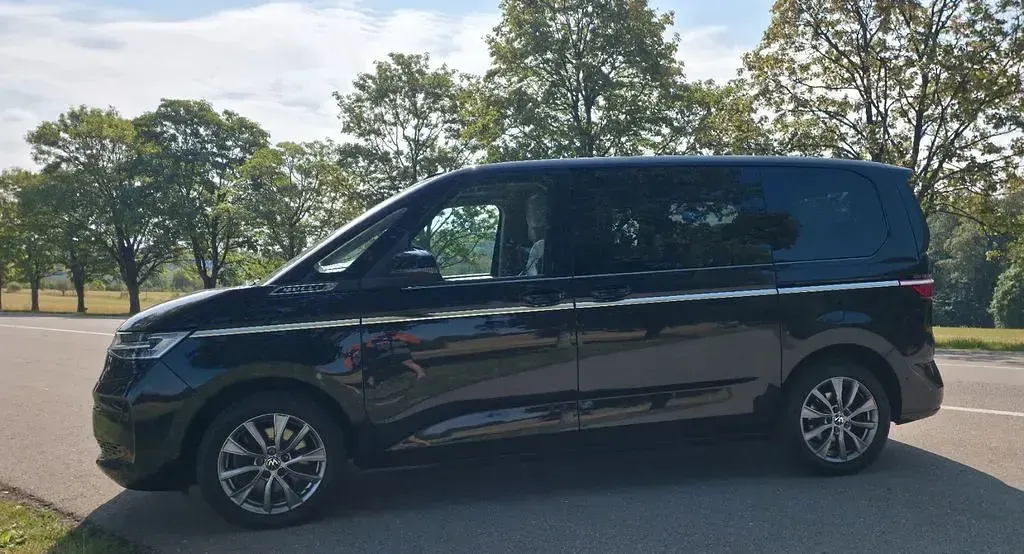 Gebraucht VW Multivan Style 204 PS (150 kW) 2022 Schwarz Van / Kleinbus
